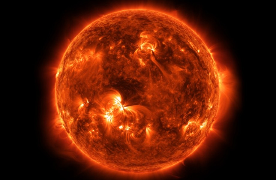 03.-The-Sun-HIDDEN-UNIVERSE-960x700