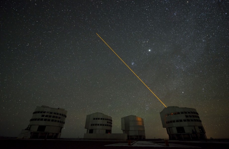 11.-VLT-with-Laser-HIDDEN-UNIVERSE-960x640